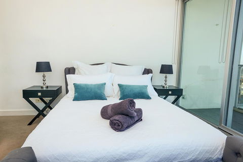 Glenelg Skyline Penthouse - Tourism Caloundra 20