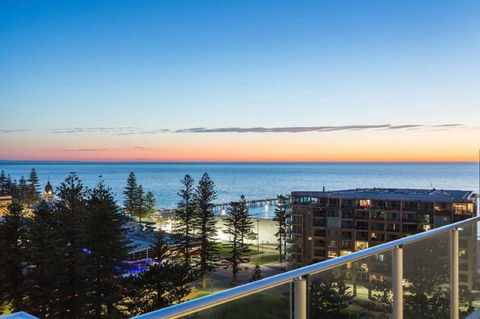 Glenelg Skyline Penthouse - Tourism Caloundra 32