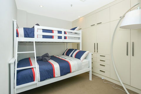 Glenelg Skyline Penthouse - Tourism Caloundra 44