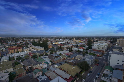 Glenelg Skyline Penthouse - Tourism Caloundra 26