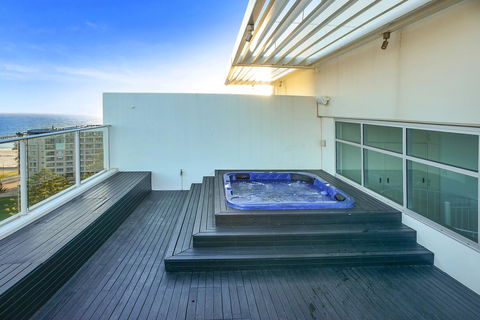Glenelg Skyline Penthouse - Tourism Caloundra 15