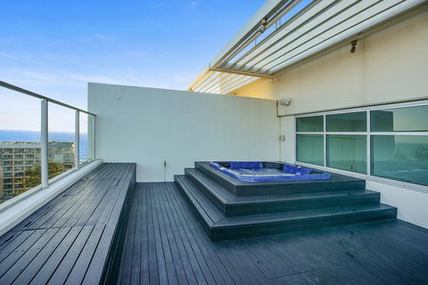 Glenelg Skyline Penthouse - Tourism Caloundra 16