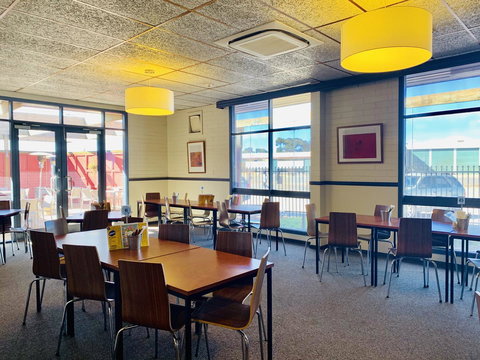 Opal Inn Hotel, Motel, Caravan Park - Tourism Caloundra 28