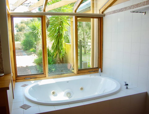 Scobie Lane Retreat - Tourism Caloundra 6