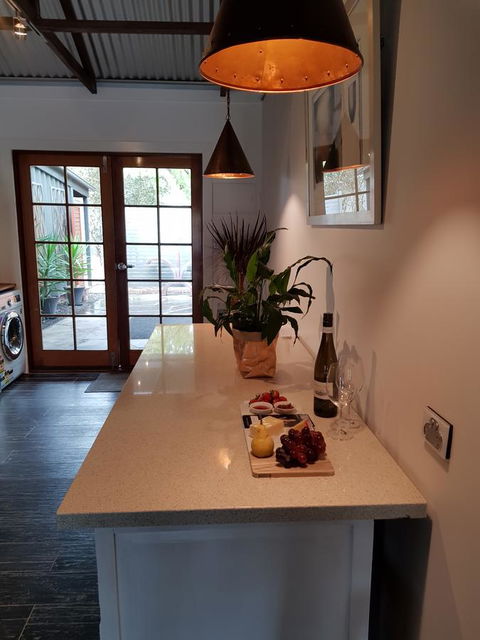Irongate Studio B&B - Tourism Caloundra 6