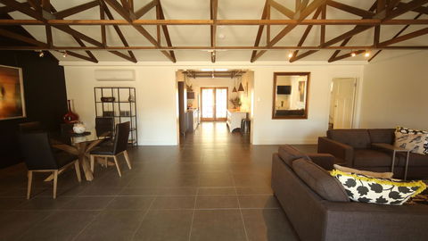 Irongate Studio B&B - Tourism Caloundra 1