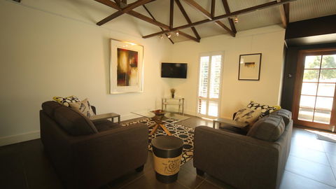 Irongate Studio B&B - Tourism Caloundra 16