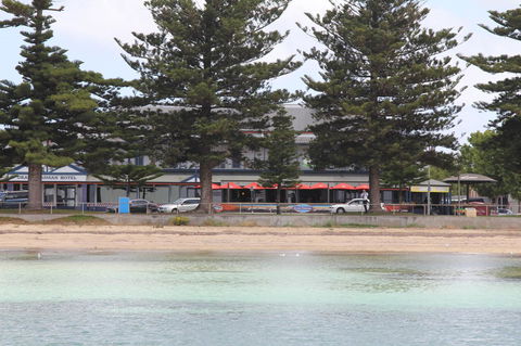 Grand Tasman Hotel - Tourism Caloundra 35