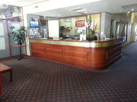 Grand Tasman Hotel - Tourism Caloundra 20