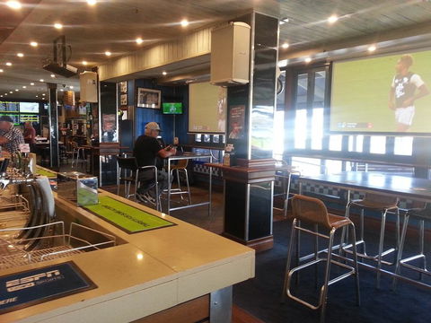 Grand Tasman Hotel - Tourism Caloundra 6