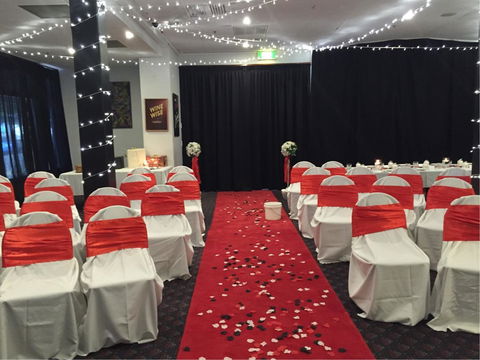 Grand Tasman Hotel - Tourism Caloundra 11