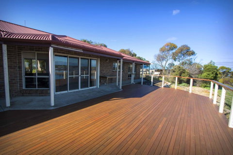 Limestone Ridge - Tourism Caloundra 0