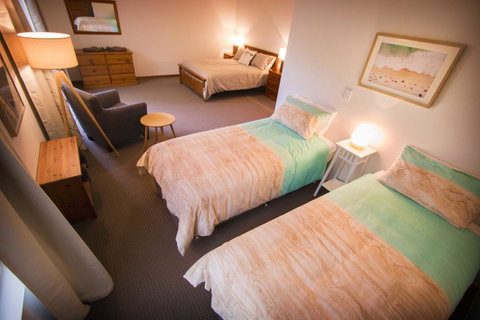Limestone Ridge - Tourism Caloundra 8