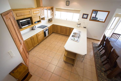 Limestone Ridge - Tourism Caloundra 2