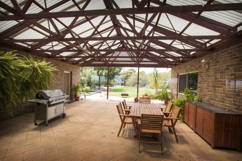 Limestone Ridge - Tourism Caloundra 1