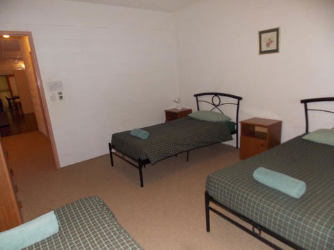Desert View Apartments - Tourism Caloundra 2