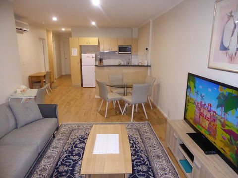 ADELAIDE CENTRAL APARTMENT - 3BR, 2BATH & CARPARK - Tourism Caloundra 4
