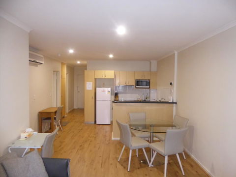 ADELAIDE CENTRAL APARTMENT - 3BR, 2BATH & CARPARK - Tourism Caloundra 8