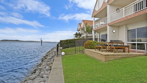 Salt Waterfront Apartment - Tourism Caloundra 4