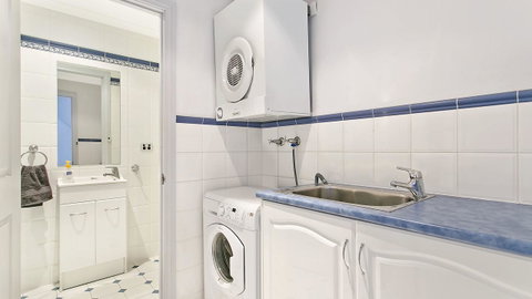 Salt Waterfront Apartment - Tourism Caloundra 2