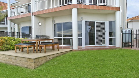 Salt Waterfront Apartment - Tourism Caloundra 6