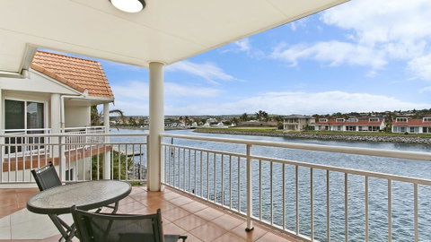 Salt Waterfront Apartment - Tourism Caloundra 9