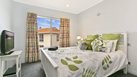 Salt Waterfront Apartment - Tourism Caloundra 12