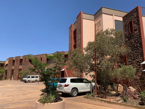 Desert Cave Hotel - Tourism Caloundra 30