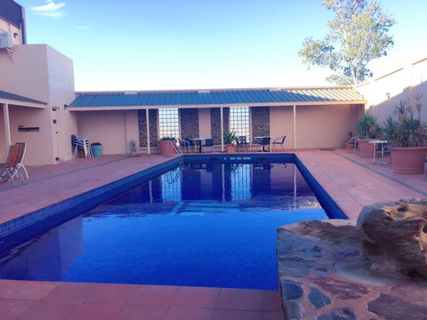 Desert Cave Hotel - Tourism Caloundra 44