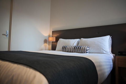 Mawson Lakes Hotel - Tourism Caloundra 2