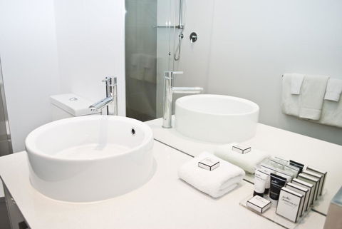 Mawson Lakes Hotel - Tourism Caloundra 4
