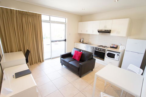 Mawson Lakes Hotel - Tourism Caloundra 22