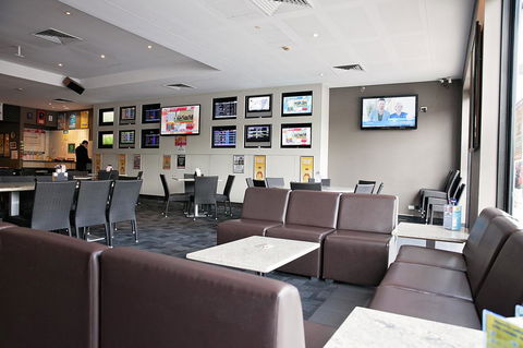 Mawson Lakes Hotel - Tourism Caloundra 19