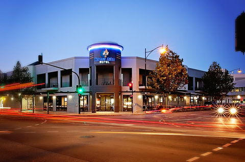 Mawson Lakes Hotel - Tourism Caloundra 0