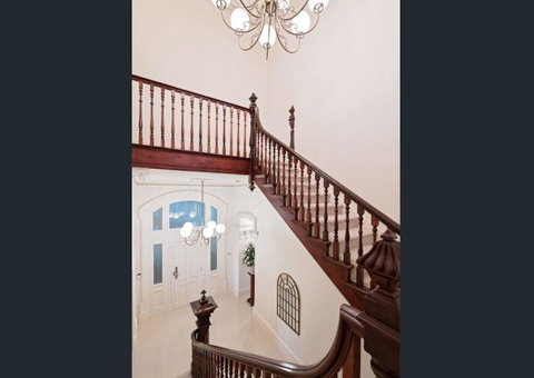 The Grand Ocean Apartment - Tourism Caloundra 6