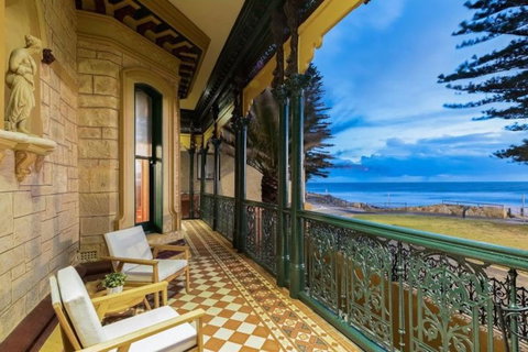 The Grand Ocean Apartment - Tourism Caloundra 0