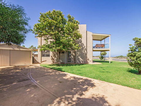 Pearl By The Sea - Tourism Caloundra 12