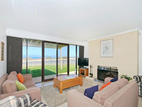 Pearl By The Sea - Tourism Caloundra 4