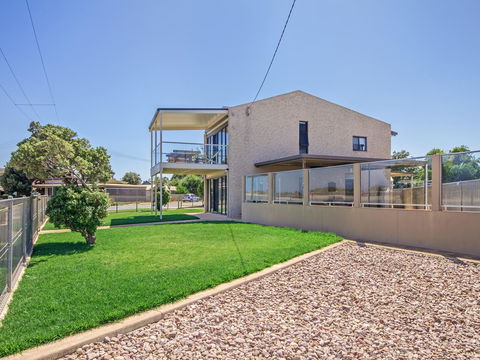 Pearl By The Sea - Tourism Caloundra 13