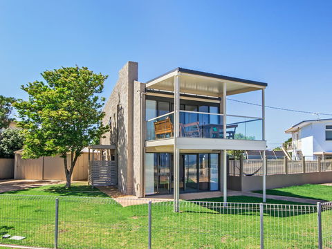 Pearl By The Sea - Tourism Caloundra 1