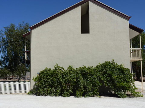 Coonawarra Motor Lodge - Tourism Caloundra 8