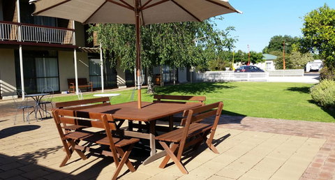 Coonawarra Motor Lodge - Tourism Caloundra 14