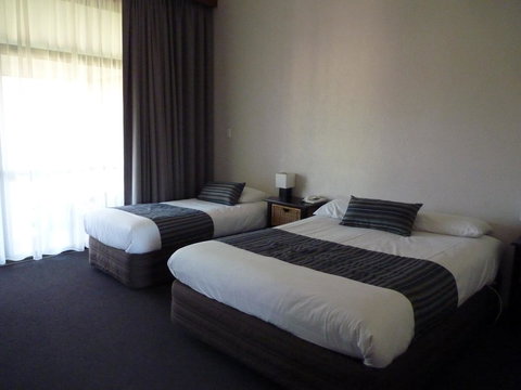 Coonawarra Motor Lodge - Tourism Caloundra 7