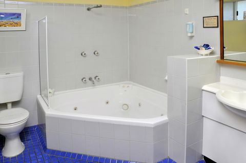 Aston Motel Yamba - Tourism Caloundra 8