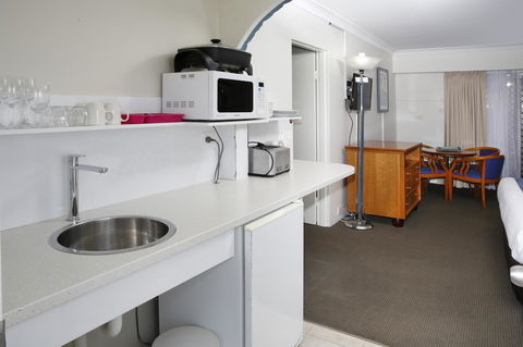 Aston Motel Yamba - Tourism Caloundra 36