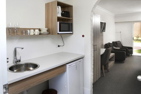 Aston Motel Yamba - Tourism Caloundra 35