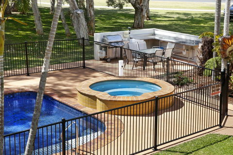 Aston Motel Yamba - Tourism Caloundra 14