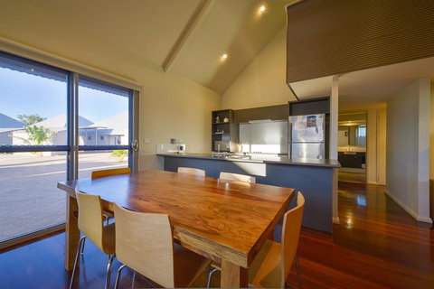 Exmouth Escape Resort - Tourism Caloundra 7
