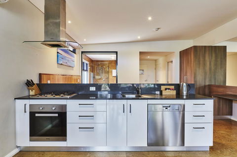 Eight Willows Retreat - Tourism Caloundra 7