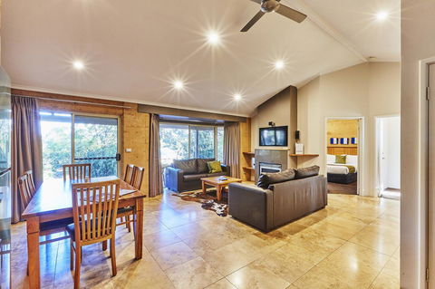 Eight Willows Retreat - Tourism Caloundra 12